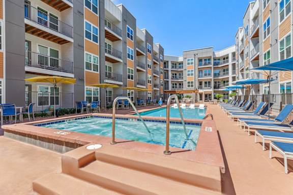 Pet-Friendly Luxury Apartments in Centennial, CO | Amenities